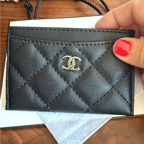 Chanel Beauty Black Quilted Card Holder - Picture 1 of 7